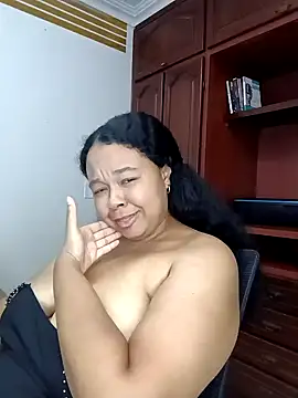 Snapshot of XMara chatting on 01/23/25, 01:51 XMara online show from 01/23/25, 01:51