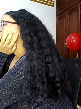 Snapshot of XMara chatting on 02/14/25, 07:02 XMara online show from 02/14/25, 07:02