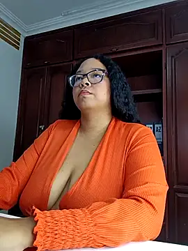 Snapshot of XMara chatting on 02/21/25, 08:27 XMara online show from 02/21/25, 08:27