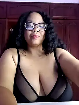 Snapshot of XMara chatting on 03/01/25, 09:26 XMara online show from 03/01/25, 09:26