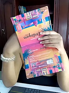 Snapshot of XMara chatting on 03/03/25, 07:49 XMara online show from 03/03/25, 07:49