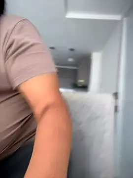 Snapshot of XMara chatting on 09/29/25, 06:13 XMara online show from 09/29/25, 06:13