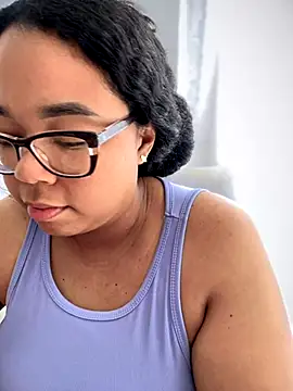 Snapshot of XMara chatting on 10/01/25, 05:52 XMara online show from 10/01/25, 05:52