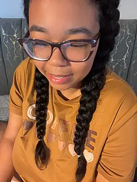 Snapshot of XMara chatting on 07/16/26, 03:40 XMara online show from 07/16/26, 03:40