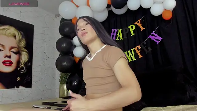 Snapshot of CloeRodriguez chatting on 11/03/25, 02:24 CloeRodriguez online show from 11/03/25, 02:24