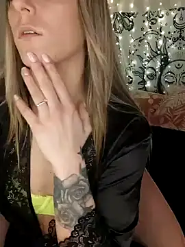 Snapshot of Nikiita-28 chatting on 01/09/25, 07:29 Nikiita-28 online show from 01/09/25, 07:29