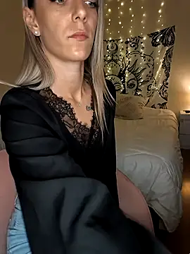 Snapshot of Nikiita-28 chatting on 09/24/25, 02:09 Nikiita-28 online show from 09/24/25, 02:09