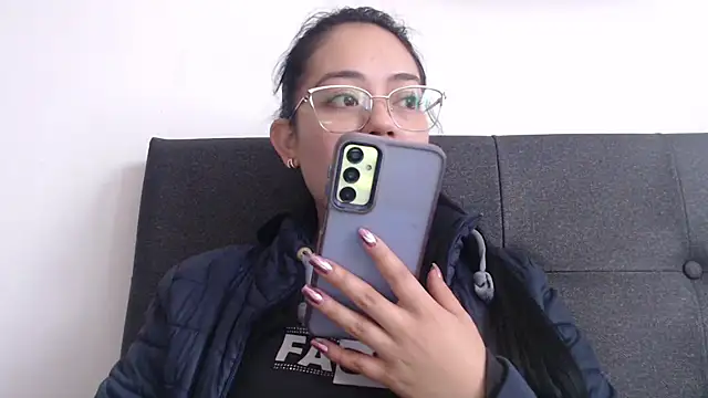 Snapshot of Alisha_99 chatting on 10/22/25, 01:22 Alisha 99 online show from 10/22/25, 01:22