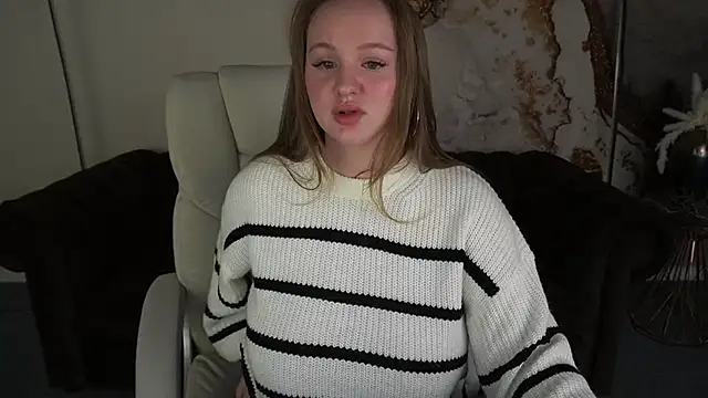 LylaYeess online show from 12/11/24, 07:25