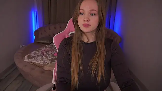 LylaYeess online show from 03/15/25, 09:41