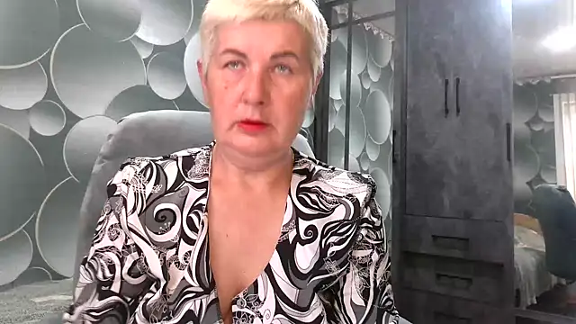 NicoleOlla online show from 10/03/25, 04:53