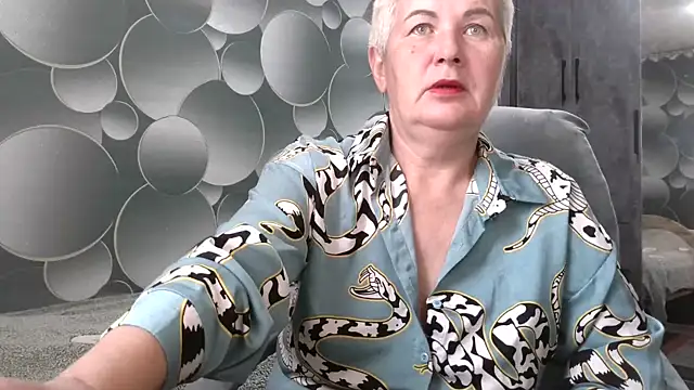 NicoleOlla online show from 10/04/25, 03:26