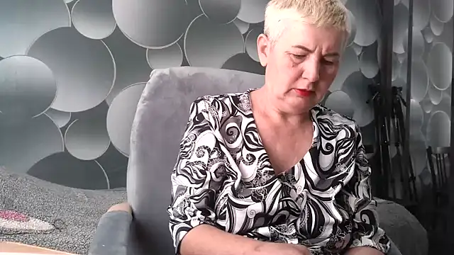 NicoleOlla online show from 10/08/25, 06:55