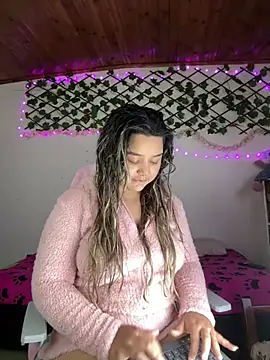 Snapshot of Pucaa_ chatting on 07/12/26, 12:45 Pucaa online show from 07/12/26, 12:45