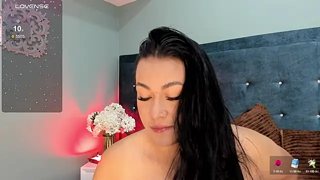 Snapshot of Miss_Ambeer chatting on 03/04/25, 11:29 Miss Ambeer online show from 03/04/25, 11:29