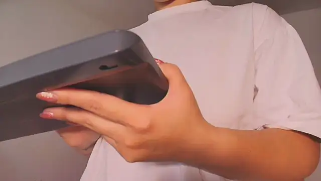 Snapshot of RachelStein chatting on 03/12/26, 02:18 RachelStein online show from 03/12/26, 02:18