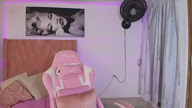 Snapshot of RachelStein chatting on 03/27/26, 05:57 RachelStein online show from 03/27/26, 05:57