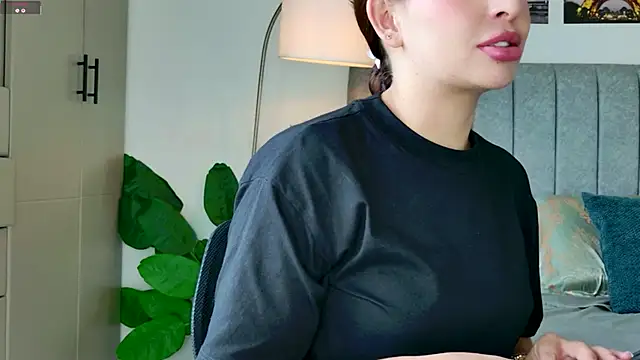 caralella online show from 02/24/26, 09:24