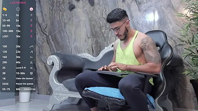 Liam Kleiin online show from 01/11/25, 11:45