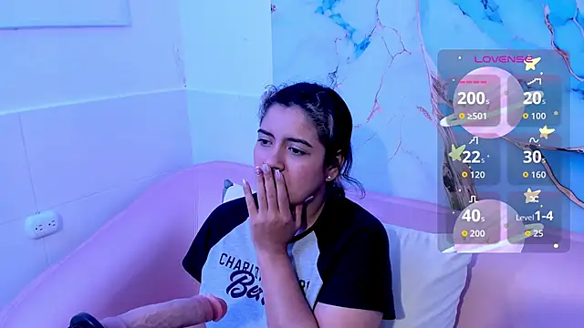 Snapshot of taylor_cupper chatting on 10/31/25, 03:40 taylor cupper online show from 10/31/25, 03:40