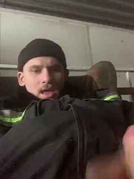 Snapshot of Boysex227 chatting on 01/06/25, 01:08 Boysex227 online show from 01/06/25, 01:08