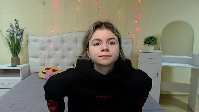 TinaRedly online show from 01/22/25, 04:13