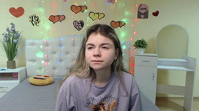 TinaRedly online show from 02/18/25, 01:10