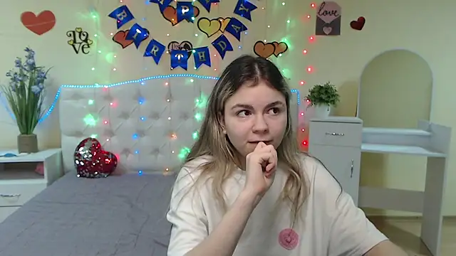 TinaRedly online show from 03/03/25, 12:48