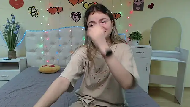 TinaRedly online show from 03/13/25, 12:37