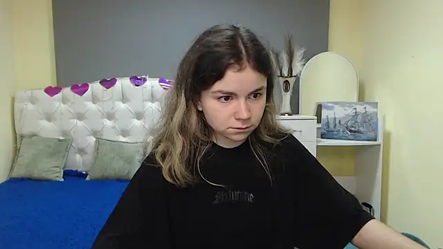 TinaRedly online show from 09/09/25, 05:34