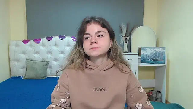 TinaRedly online show from 10/15/25, 06:35