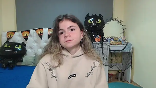 TinaRedly online show from 10/16/25, 06:25