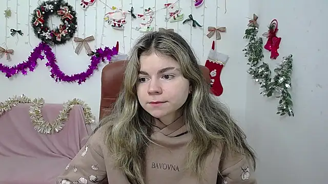 TinaRedly online show from 12/22/25, 06:38