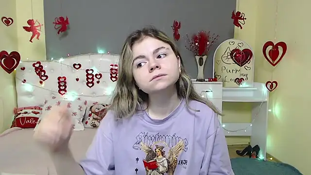 TinaRedly online show from 02/17/26, 07:38