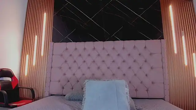 AinaPink online show from 09/18/25, 10:28