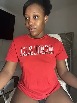 Snapshot of kellya_ chatting on 03/06/25, 12:21 kellya online show from 03/06/25, 12:21