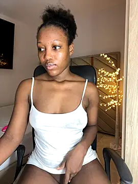 Snapshot of kellya_ chatting on 11/08/25, 11:58 kellya online show from 11/08/25, 11:58