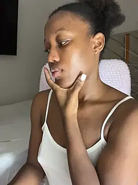 kellya  online show from 03/21/26, 11:30