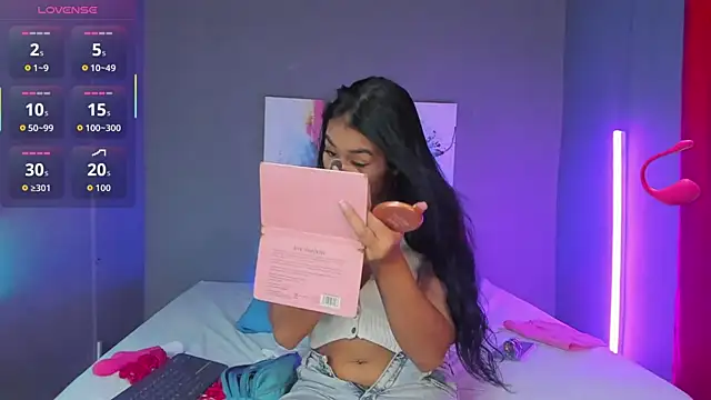 Snapshot of MadissonShakur chatting on 09/16/25, 05:14 MadissonShakur online show from 09/16/25, 05:14