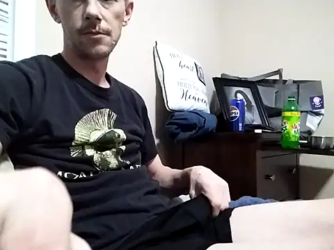 Snapshot of elmerfuddin87 chatting on 03/20/25, 06:08 elmerfuddin87 online show from 03/20/25, 06:08