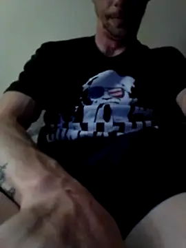 Snapshot of elmerfuddin87 chatting on 09/18/25, 06:37 elmerfuddin87 online show from 09/18/25, 06:37