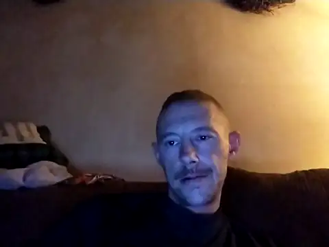 Snapshot of elmerfuddin87 chatting on 10/14/25, 03:29 elmerfuddin87 online show from 10/14/25, 03:29