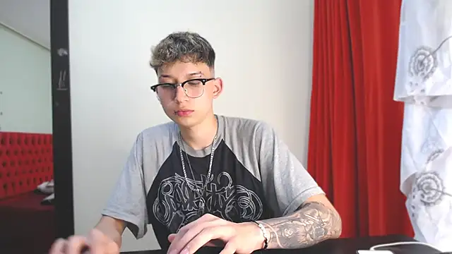  Thomas hot  online show from 12/31/24, 03:01