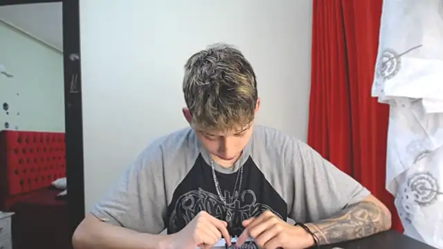  Thomas hot  online show from 12/31/24, 06:05