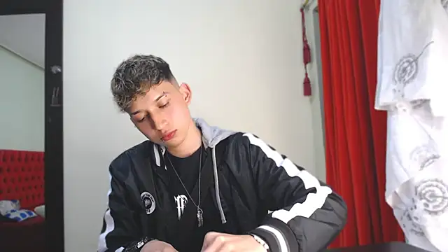  Thomas hot  online show from 01/01/25, 05:33