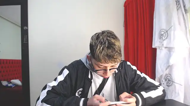  Thomas hot  online show from 01/08/25, 04:11