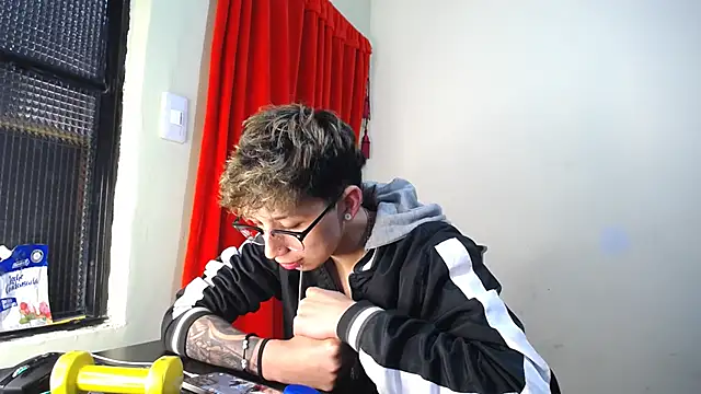  Thomas hot  online show from 02/01/25, 09:40