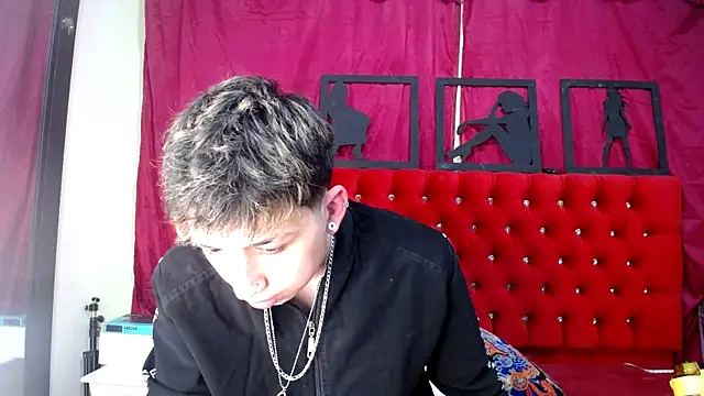  Thomas hot  online show from 03/18/25, 07:08