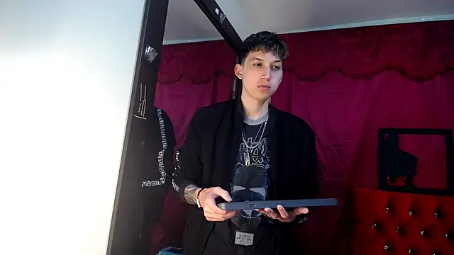  Thomas hot  online show from 03/19/25, 12:48