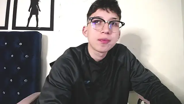  Thomas hot  online show from 09/19/25, 03:08